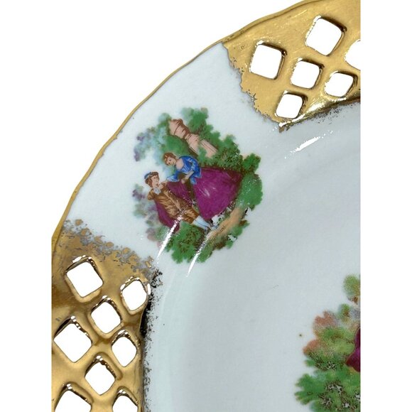 2 Vtg Plates Romantic Courting Couple APULUM Porcelain White Gold Trim Romania - Picture 12 of 16